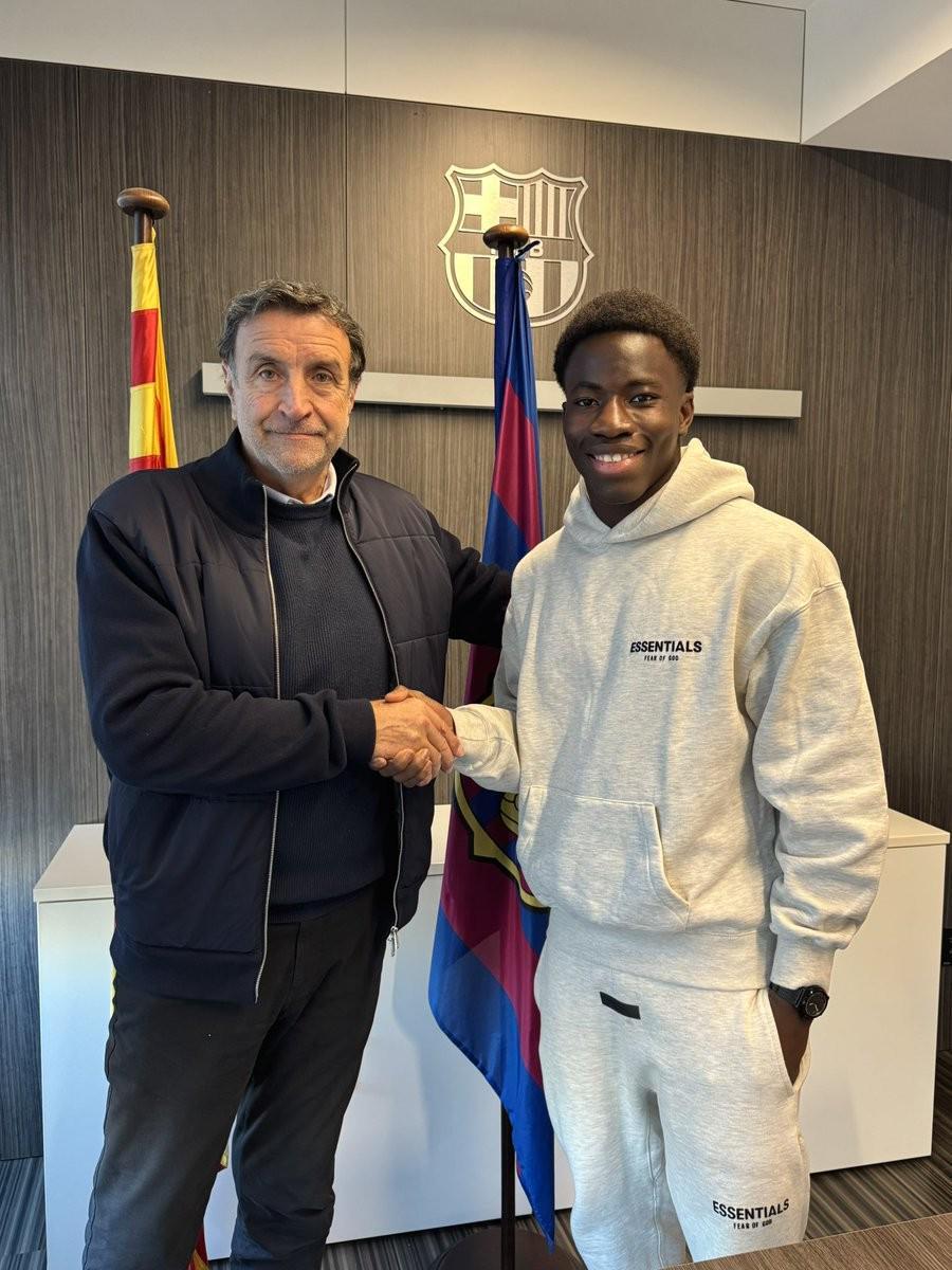 官方：巴萨与15岁通卡拉就续约达成协议，将在球员16岁时生效