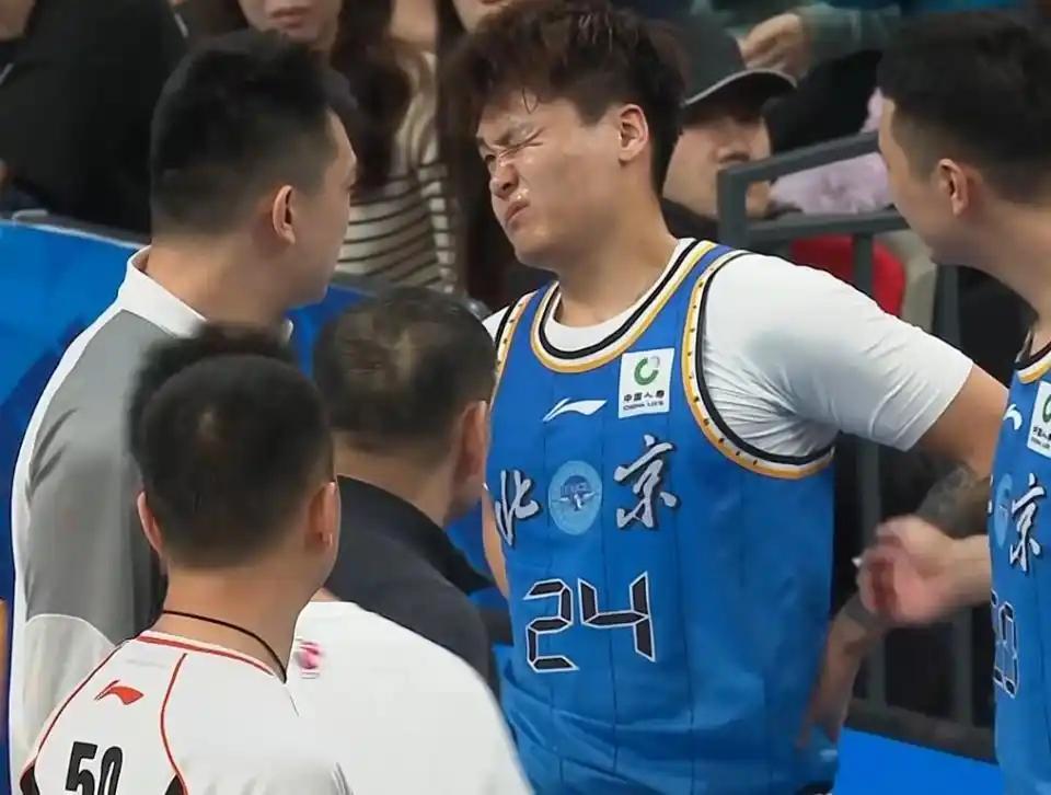 世界杯比赛直播地址-CBA三消息：赵睿伤病更新，徐杰回应百万票王，山西球迷又闯祸