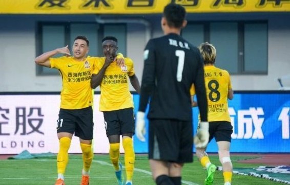 世界杯直播软件下载中心官网-11轮不败！青岛西海岸成“平局大师”，郑智或与黄博文“抢功”？|青岛市|联赛|上海申花足球俱乐部|中超联赛|山东泰山_新浪体育_新浪新闻